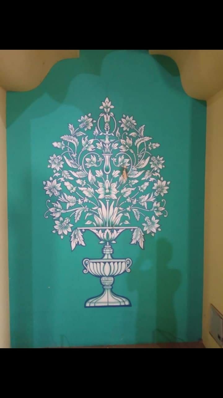 Grand White Floral Pot with Minty Background